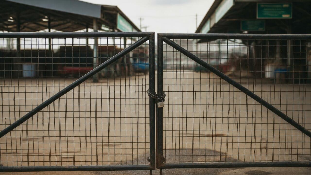 ФСБ лишила гражданства организатора запрещенного молельного дома в Челябинске ФСБ лишила гражданства организатора нелегальног...