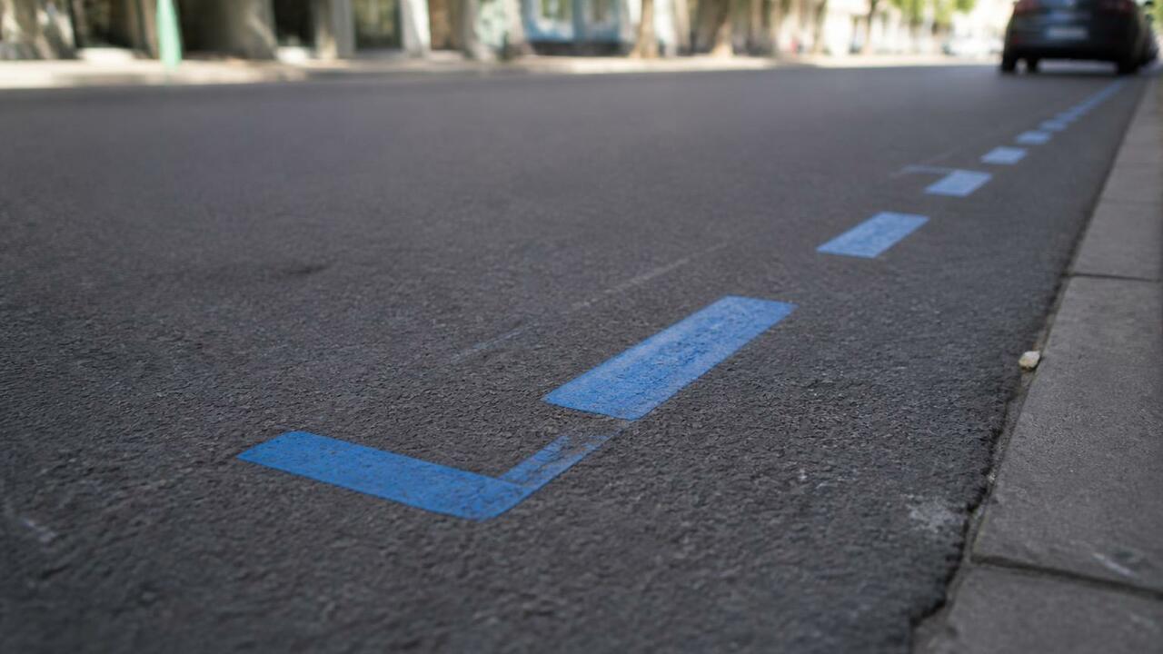 В Челябинске появилась синяя разметка для обозн...