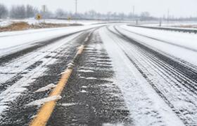 Трассу М5 в Челябинской области закрыли для гру...