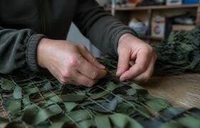 Челябинец сплел 11 тысяч масксетов для участник...